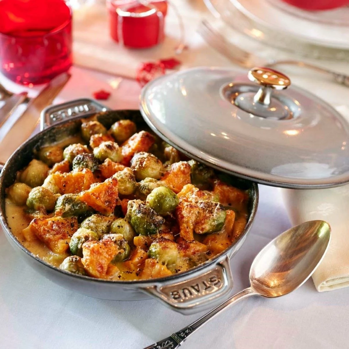 Staub 24 Oz Round Covered Braiser | Graphite Grey 4 Staub 24 Oz Round Covered Braiser | Graphite Grey - Image 4