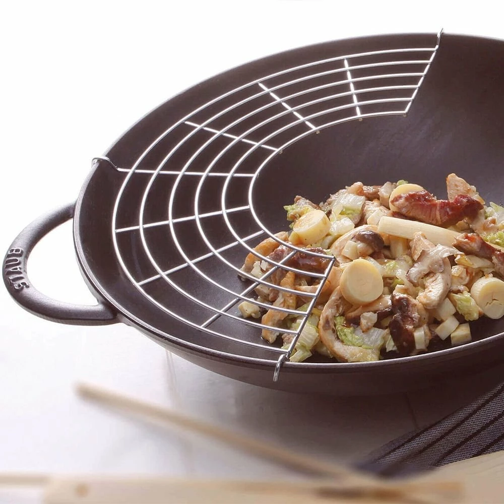 Staub 4.5 Qt. Perfect Frying Pan | Matte Black 3 Staub 4.5 Qt. Perfect Frying Pan | Matte Black - Image 3