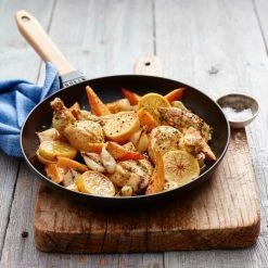 Staub 11" Fry Pan With Wooden Handle | Matte Black -Cookware Sets Sales 2023 14276 rgb 300dpi