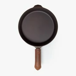 Field Company (Made In USA) Leather Skillet Handle Cover | Brown 8 Field Company (Made In USA) Leather Skillet Handle Cover | Brown -Cookware Sets Sales 2023 202001 hg fieldco brown leather shot1