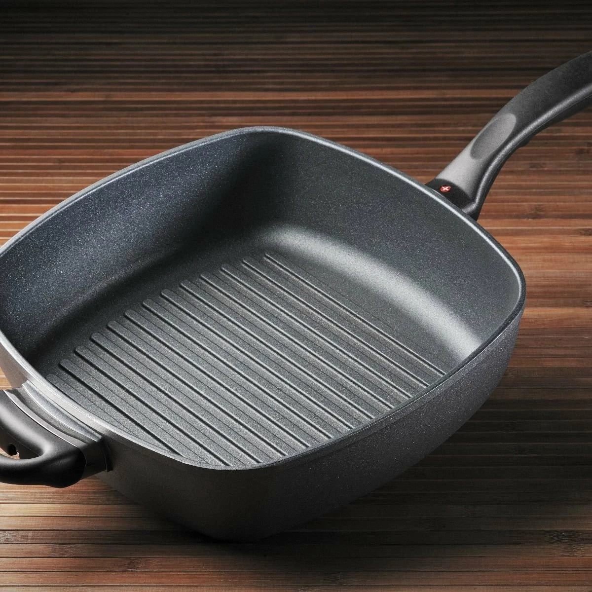 Swiss Diamond | HD Deep Square Grill Pan - 11" X 11" 6 Swiss Diamond | HD Deep Square Grill Pan - 11" X 11" - Image 6