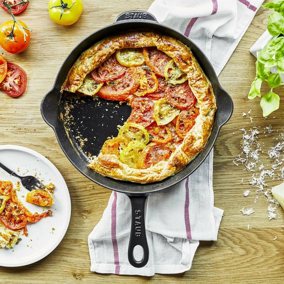 Staub 12" Frying Pan | Matte Black 2 Staub 12" Frying Pan | Matte Black - Image 2