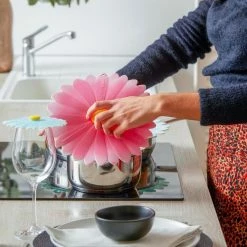 Charles Viancin Silicone Lid | 8" Daisy (Pink With White) 6 Charles Viancin Silicone Lid | 8" Daisy (Pink With White) -Cookware Sets Sales 2023 daisy life 7