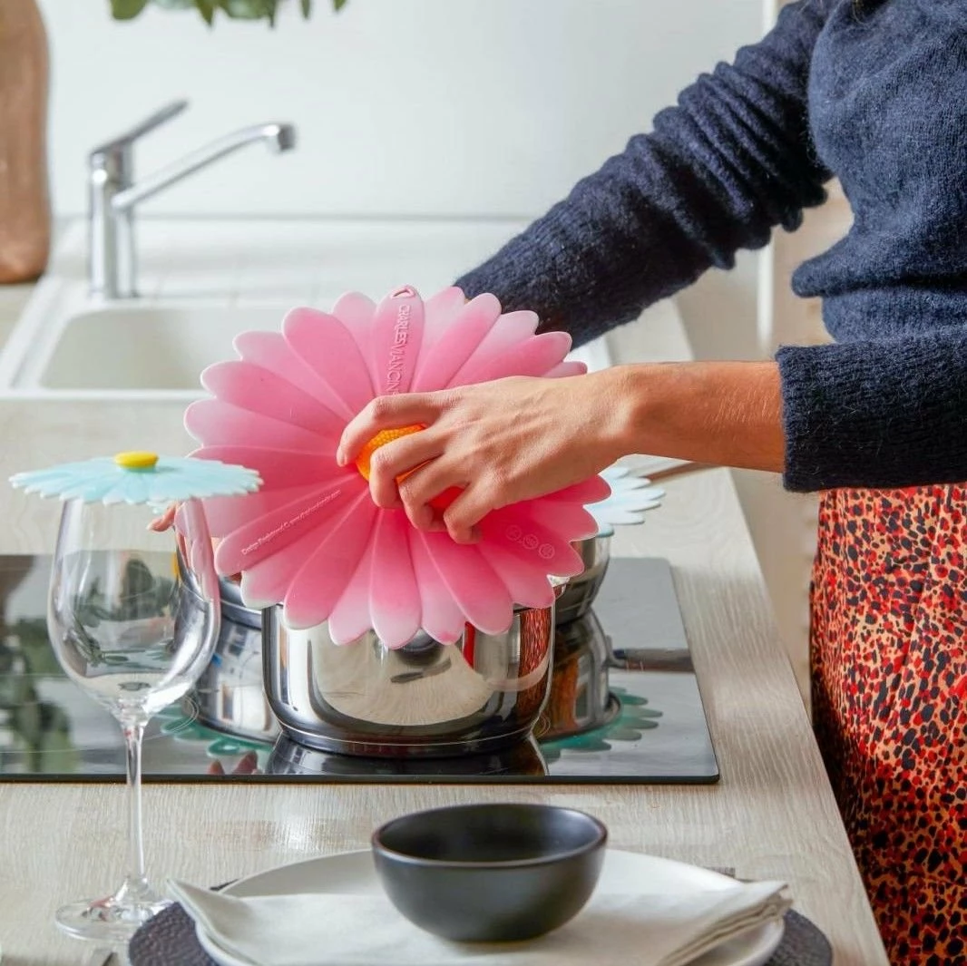 Charles Viancin Silicone Lid | 8" Daisy (Pink With White) 3 Charles Viancin Silicone Lid | 8" Daisy (Pink With White) - Image 3