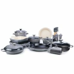 Le Creuset Collector's 23-Piece Set | Oyster