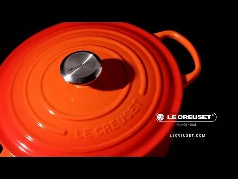 Le Creuset 3.5 Qt. Round Signature Dutch Oven With Stainless Steel Knob| Sea Salt 8 Le Creuset 3.5 Qt. Round Signature Dutch Oven With Stainless Steel Knob| Sea Salt - Image 8