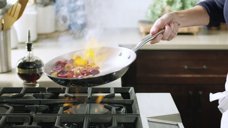 Heritage Steel Cookware Stainless Steel Fry Pan | 10.5" 4 Heritage Steel Cookware Stainless Steel Fry Pan | 10.5" - Image 4