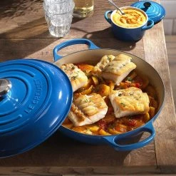 Le Creuset 2.25 Qt. Signature Enameled Cast Iron Braiser With Stainless Steel Knob | Marseille Blue 9 Le Creuset 2.25 Qt. Signature Enameled Cast Iron Braiser With Stainless Steel Knob | Marseille Blue -Cookware Sets Sales 2023 marslife1