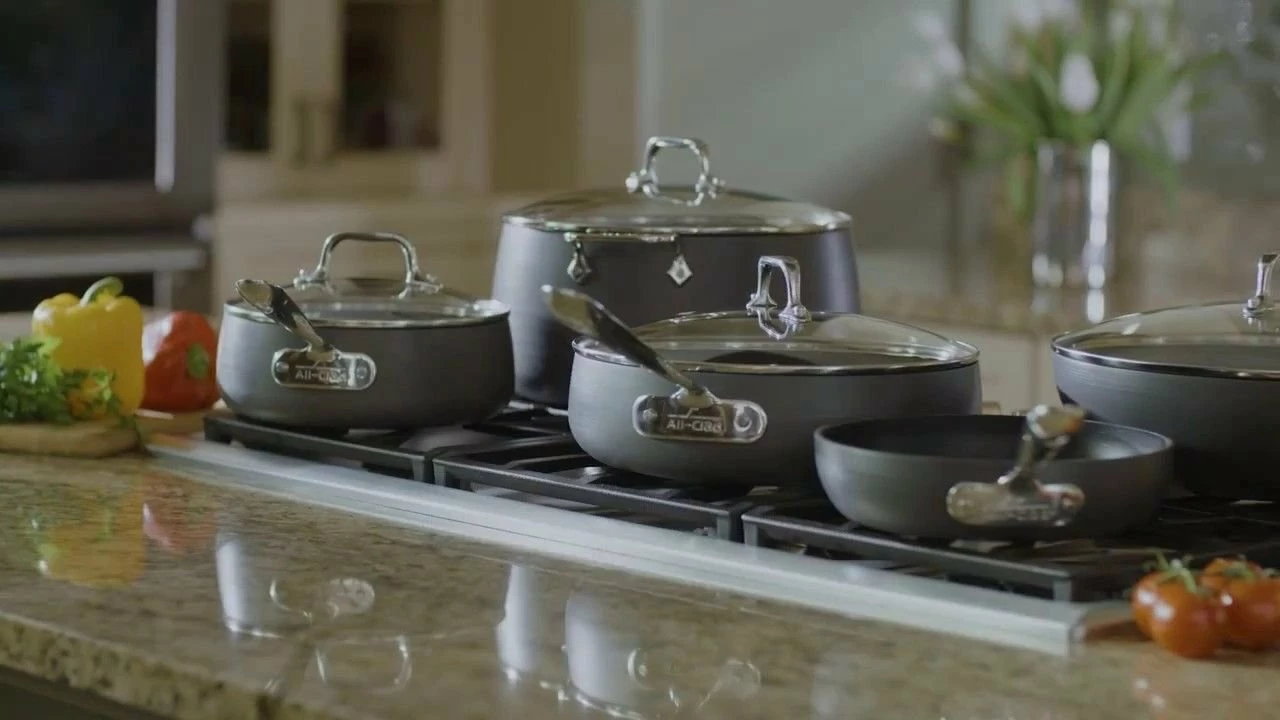 All-Clad HA1 Hard Anodized Nonstick Cookware Set | 13-Piece 4 All-Clad HA1 Hard Anodized Nonstick Cookware Set | 13-Piece - Image 4