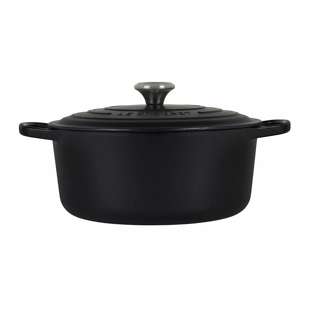 Le Creuset 7.25 Qt. Round Signature Dutch Oven With Stainless Steel Knob | Licorice 2 Le Creuset 7.25 Qt. Round Signature Dutch Oven With Stainless Steel Knob | Licorice - Image 2