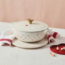 Le Creuset L'Amour 2.75 Qt. Enameled Cast Iron Soup Pot With Gold Knob & Heart Applique | White 12 Le Creuset L'Amour 2.75 Qt. Enameled Cast Iron Soup Pot With Gold Knob & Heart Applique | White -Cookware Sets Sales 2023 rs13359 201020 lecreuset lamoursouppot 0423 ret