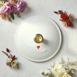 Le Creuset L'Amour 2.75 Qt. Enameled Cast Iron Soup Pot With Gold Knob & Heart Applique | White 13 Le Creuset L'Amour 2.75 Qt. Enameled Cast Iron Soup Pot With Gold Knob & Heart Applique | White -Cookware Sets Sales 2023 rs13360 201020 lecreuset lamoursouppot 0659 ret