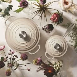 Le Creuset 4.5 Qt. Round Signature Dutch Oven With Stainless Steel Knob | Meringue White -Cookware Sets Sales 2023 rs9169 spring 2019 meringueflowers 1130 2