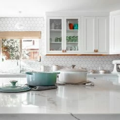 Le Creuset 4.5 Qt. Round Signature Dutch Oven With Stainless Steel Knob | Sea Salt -Cookware Sets Sales 2023 rs9841 img 1385