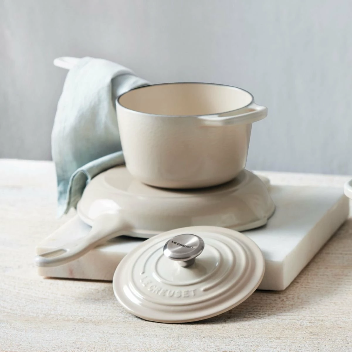 Le Creuset 1.75 Qt. Signature Enameled Cast Iron Saucepan With Stainless Steel Knob | Meringue White 2 Le Creuset 1.75 Qt. Signature Enameled Cast Iron Saucepan With Stainless Steel Knob | Meringue White - Image 2