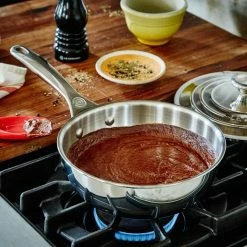 Le Creuset 2 Qt. Stainless Steel Saucier Pan With Lid -Cookware Sets Sales 2023 saucier3