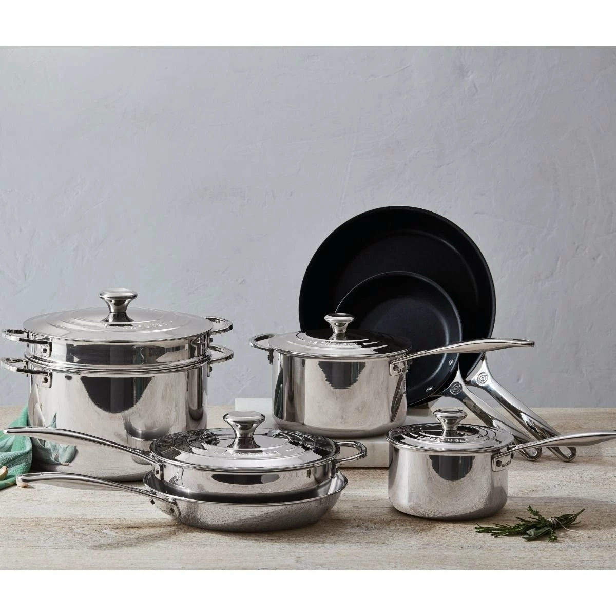 Le Creuset 12-Piece Nonstick Cookware Set | Stainless Steel 2 Le Creuset 12-Piece Nonstick Cookware Set | Stainless Steel - Image 2