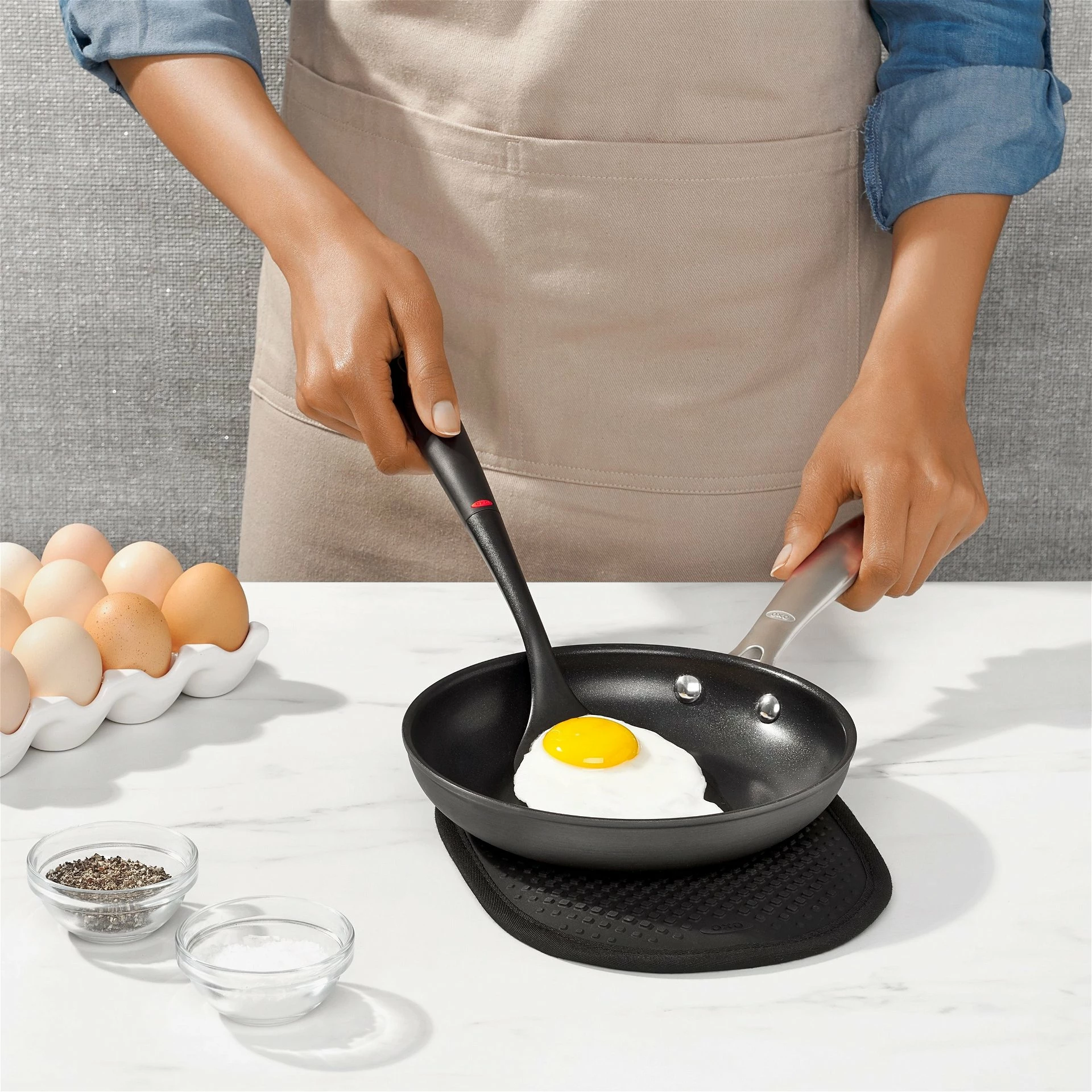 OXO Nonstick Pro | 8” Frypan 3 OXO Nonstick Pro | 8” Frypan - Image 3