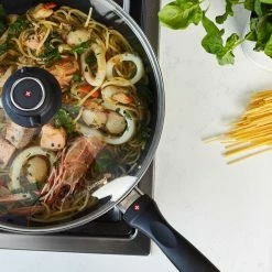 Swiss Diamond | XD Induction Saute Pan With Lid - 11" -Cookware Sets Sales 2023 xd6728c 1 67444.1614693671